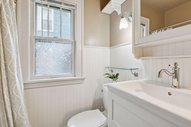 958 James Avenue, Saint Paul, MN 55102