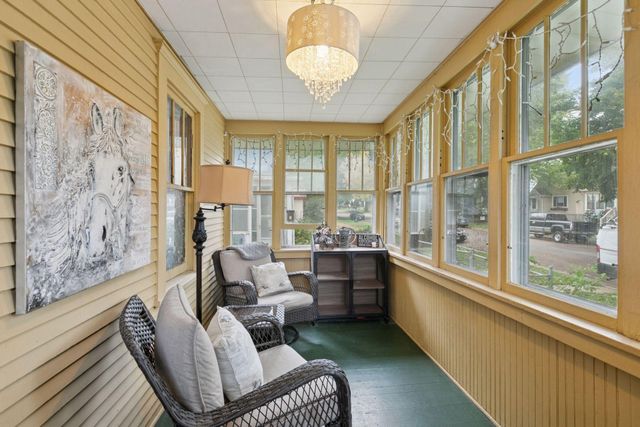 958 James Avenue, Saint Paul, MN 55102