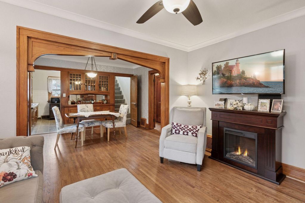 958 James Avenue, Saint Paul, MN 55102