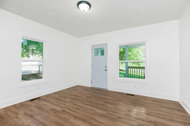 11230 Felton Street, Sugar Creek, MO 64054