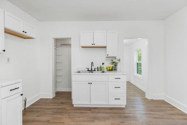 11230 Felton Street, Sugar Creek, MO 64054