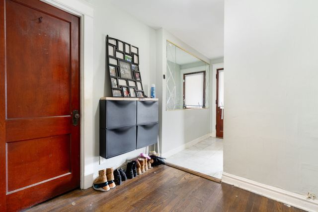 6820 S Dante Avenue, Chicago, IL 60637