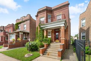6820 S Dante Avenue, Chicago, IL 60637