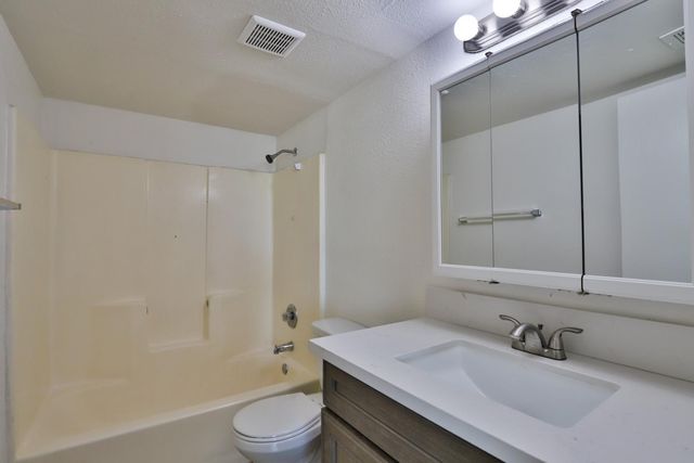 859 W Ray Road Apt 3, Chandler, AZ 85225