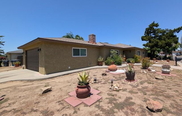 404 Fall Ave, Madera, CA 93637