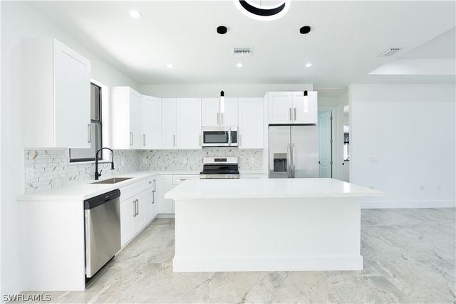 2774 56th AVE NE, Naples, FL 34120