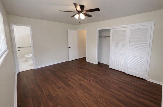 205 E Crestmont Drive, Alvin, TX 77511