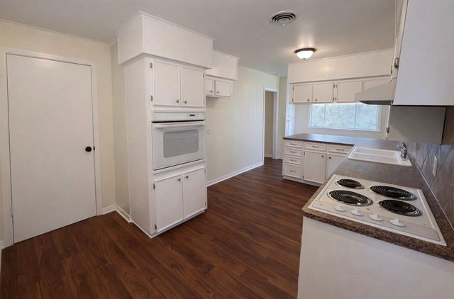 205 E Crestmont Drive, Alvin, TX 77511