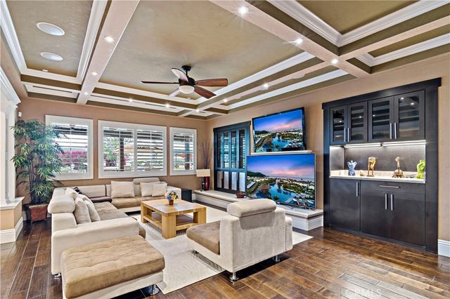 689 Crystal Mountain, Riverside, CA 92506