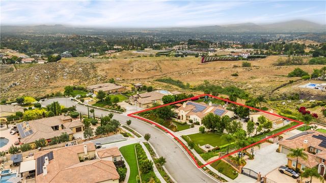 689 Crystal Mountain, Riverside, CA 92506