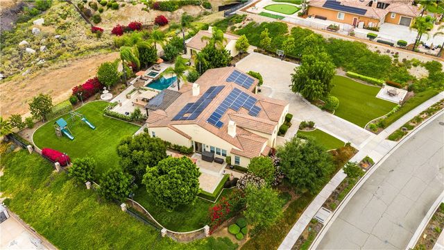 689 Crystal Mountain, Riverside, CA 92506