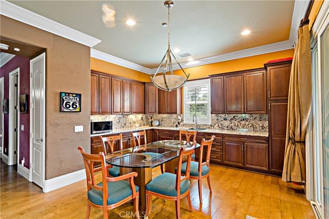689 Crystal Mountain, Riverside, CA 92506