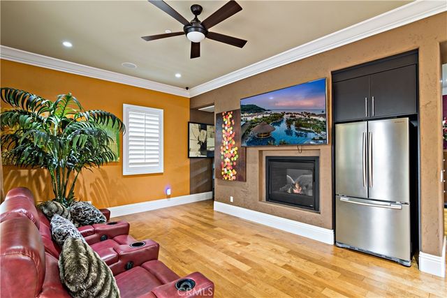 689 Crystal Mountain, Riverside, CA 92506