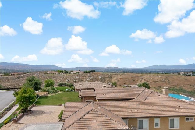 689 Crystal Mountain, Riverside, CA 92506