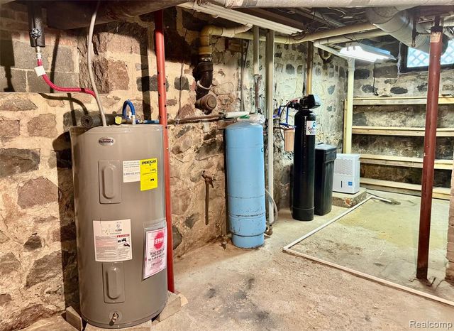 3801 Hollow Corners Road, Dryden, MI 48428