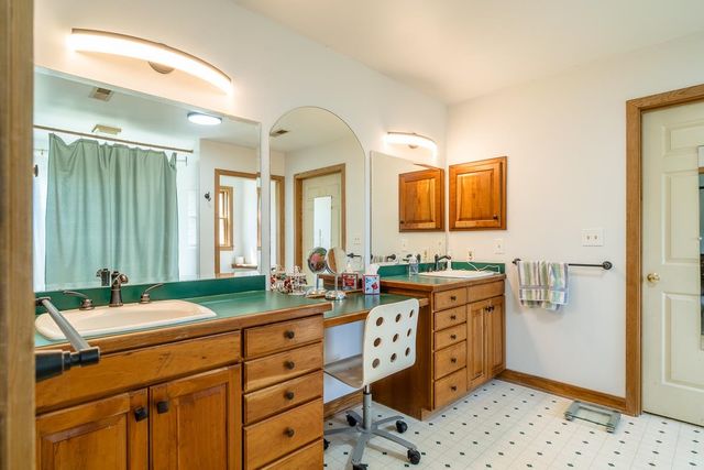 6070 FREDERICKSBURG RD, Barboursville, VA 22923