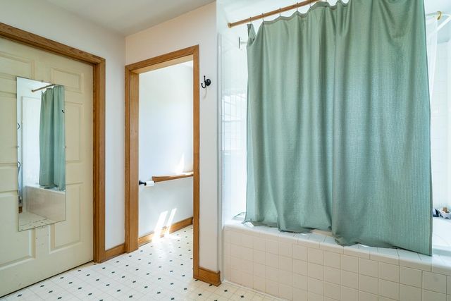 6070 FREDERICKSBURG RD, Barboursville, VA 22923