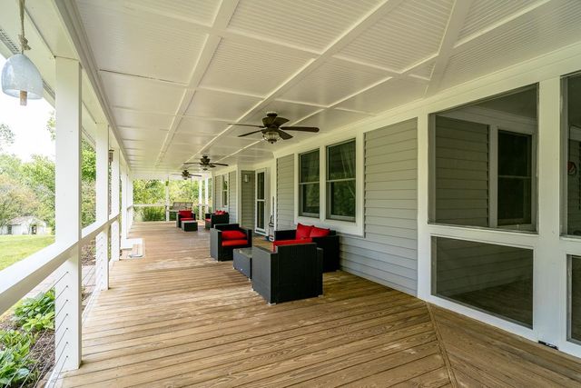6070 FREDERICKSBURG RD, Barboursville, VA 22923