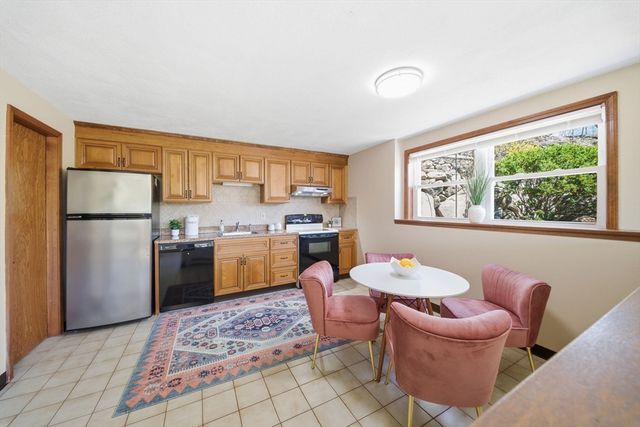 35 Mountain St 35, Woburn, MA 01801