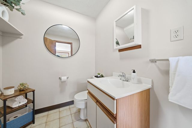 35 Mountain St 35, Woburn, MA 01801