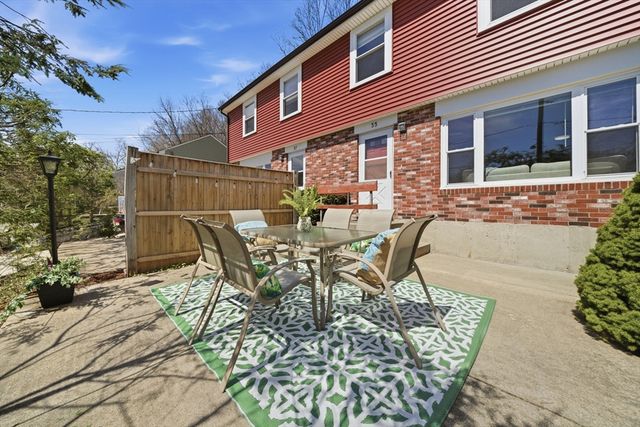 35 Mountain St 35, Woburn, MA 01801