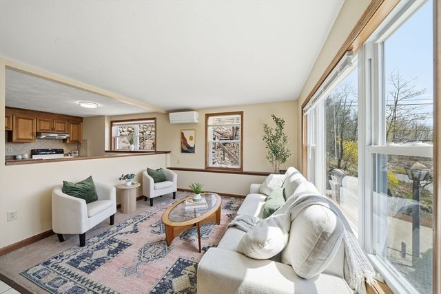 35 Mountain St 35, Woburn, MA 01801