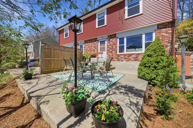35 Mountain St 35, Woburn, MA 01801