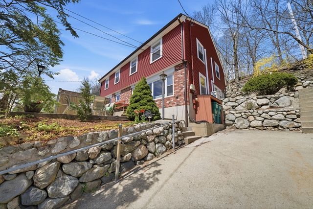 35 Mountain St 35, Woburn, MA 01801