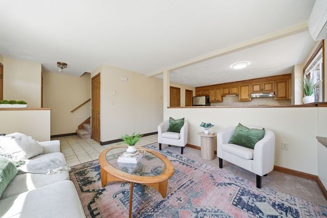 35 Mountain St 35, Woburn, MA 01801