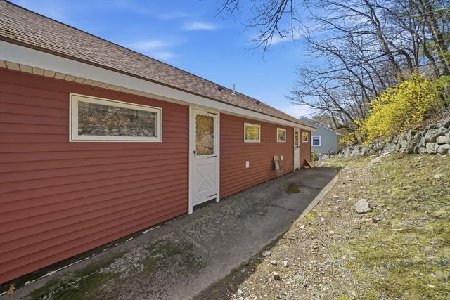 35 Mountain St 35, Woburn, MA 01801