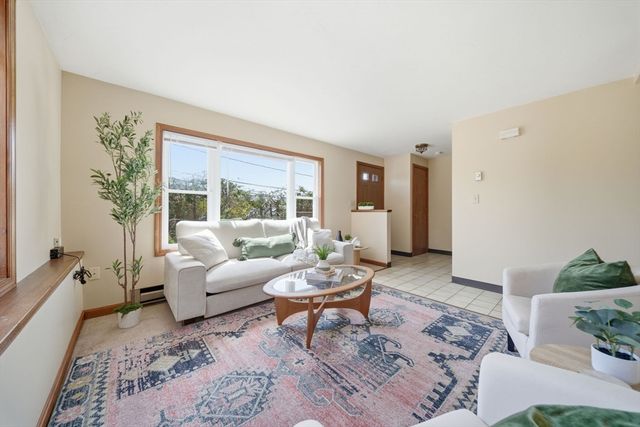 35 Mountain St 35, Woburn, MA 01801