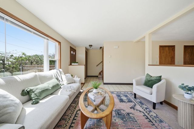 35 Mountain St 35, Woburn, MA 01801