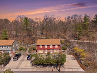 35 Mountain St 35, Woburn, MA 01801