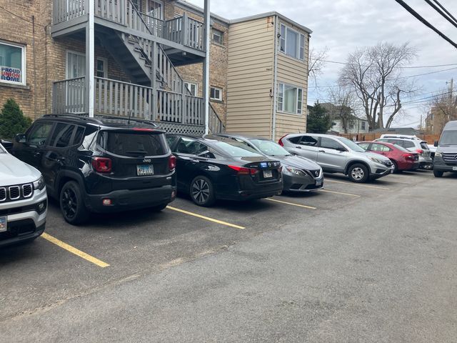 1706 W Jarvis Avenue 1W, Chicago, IL 60626