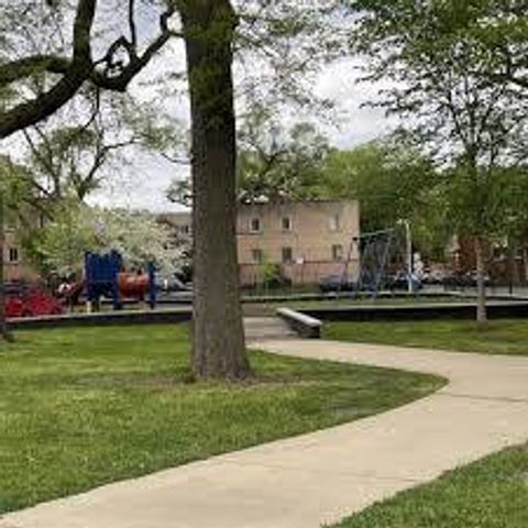 1706 W Jarvis Avenue 1W, Chicago, IL 60626