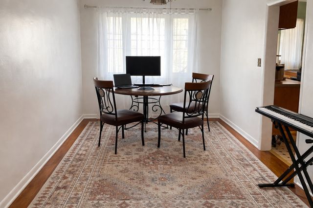 1706 W Jarvis Avenue 1W, Chicago, IL 60626