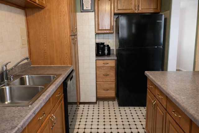 1706 W Jarvis Avenue 1W, Chicago, IL 60626