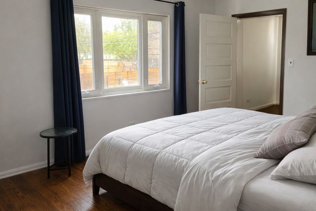 1706 W Jarvis Avenue 1W, Chicago, IL 60626