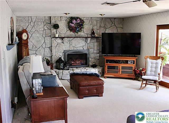 1812 Elmhurst Drive, Whitehall Twp, PA 18052