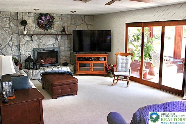 1812 Elmhurst Drive, Whitehall Twp, PA 18052