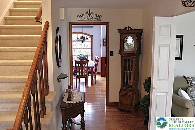 1812 Elmhurst Drive, Whitehall Twp, PA 18052