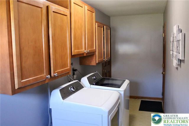 1812 Elmhurst Drive, Whitehall Twp, PA 18052