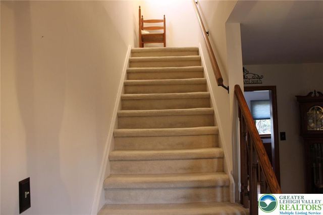 1812 Elmhurst Drive, Whitehall Twp, PA 18052
