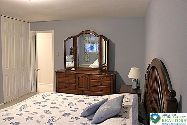 1812 Elmhurst Drive, Whitehall Twp, PA 18052