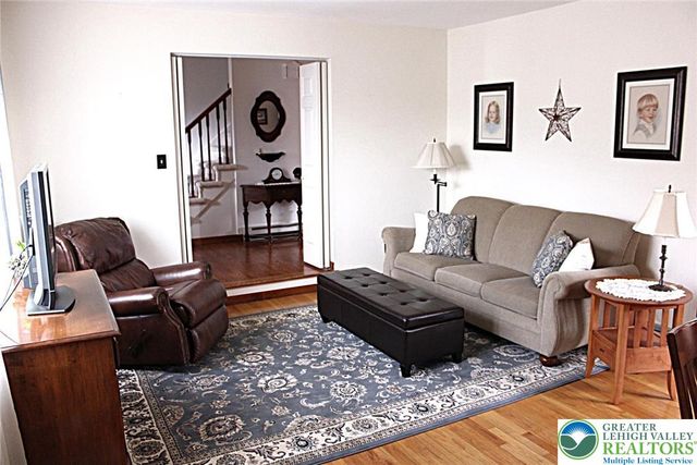 1812 Elmhurst Drive, Whitehall Twp, PA 18052