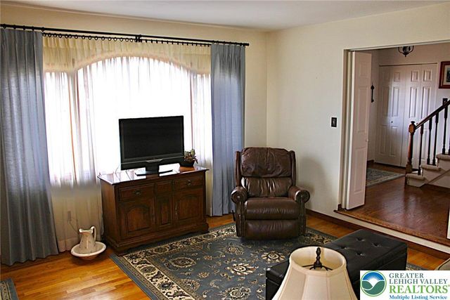 1812 Elmhurst Drive, Whitehall Twp, PA 18052