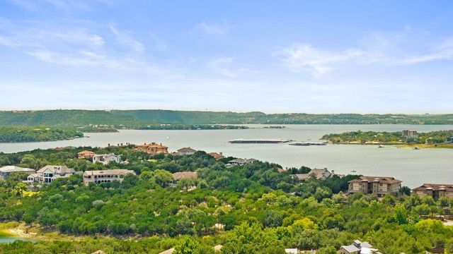 17609 Regatta View DR, Jonestown, TX 78645