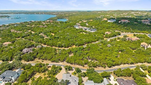 17609 Regatta View DR, Jonestown, TX 78645