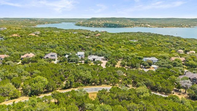 17609 Regatta View DR, Jonestown, TX 78645