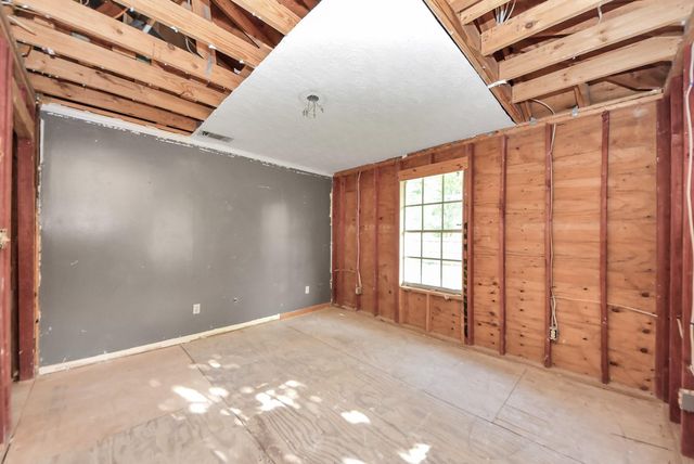117 E Witcher Lane, Houston, TX 77076